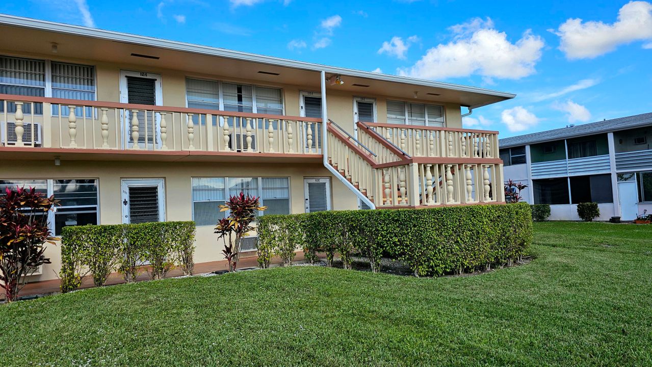 Active With Contract: $99,900 (1 beds, 1 baths, 570 Square Feet)