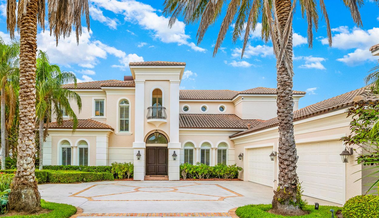 Recently Sold: $9,495,000 (4 beds, 5 baths, 3928 Square Feet)