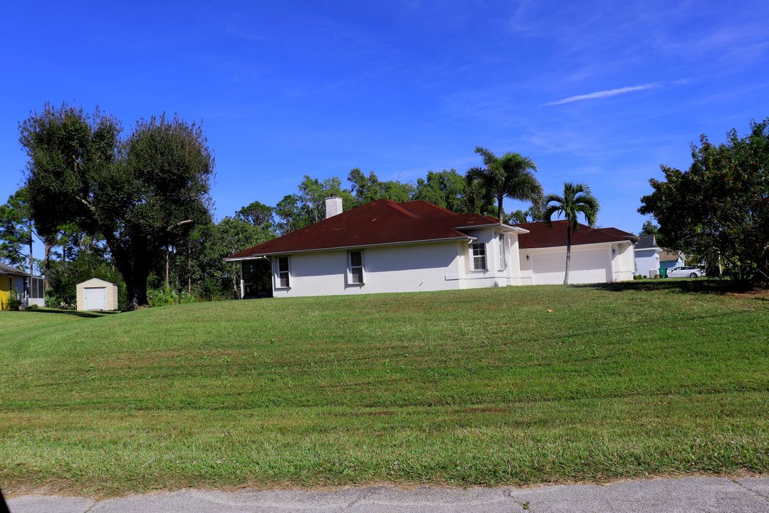 Active With Contract: $384,620 (3 beds, 2 baths, 1988 Square Feet)