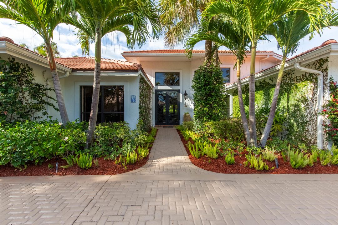 Recently Sold: $2,850,000 (4 beds, 4 baths, 3592 Square Feet)