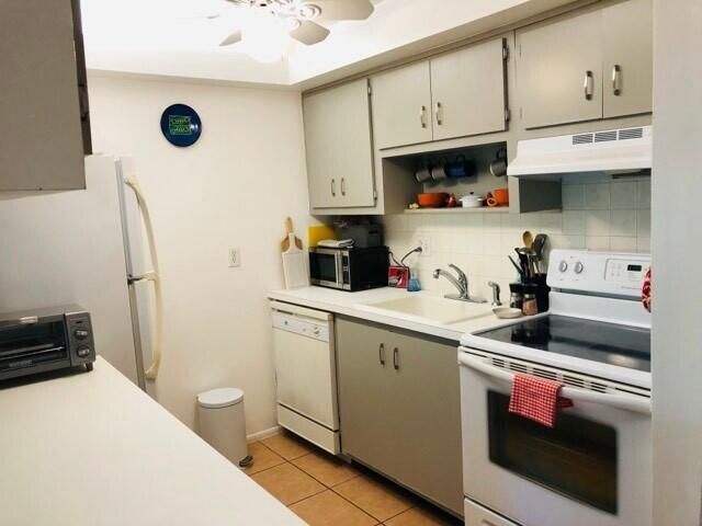 For Sale: $206,000 (1 beds, 1 baths, 650 Square Feet)