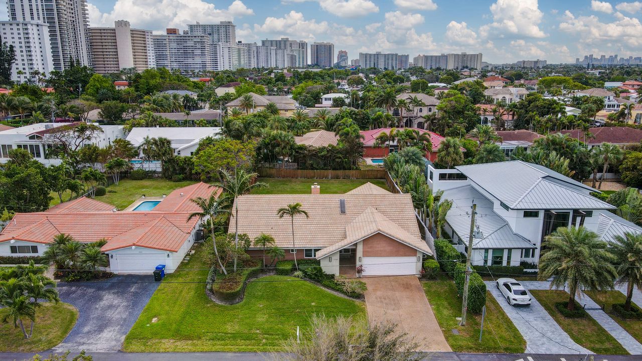 Recently Sold: $1,800,000 (3 beds, 2 baths, 2729 Square Feet)