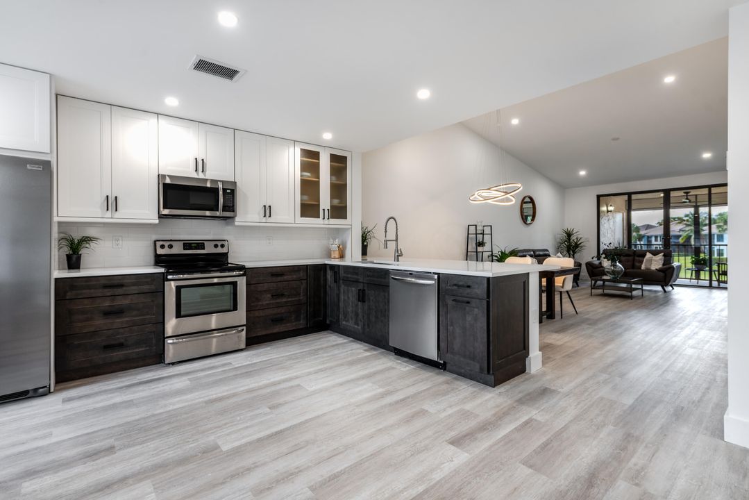 最近租的: $9,000 (2 贝兹, 2 浴室, 1311 平方英尺)