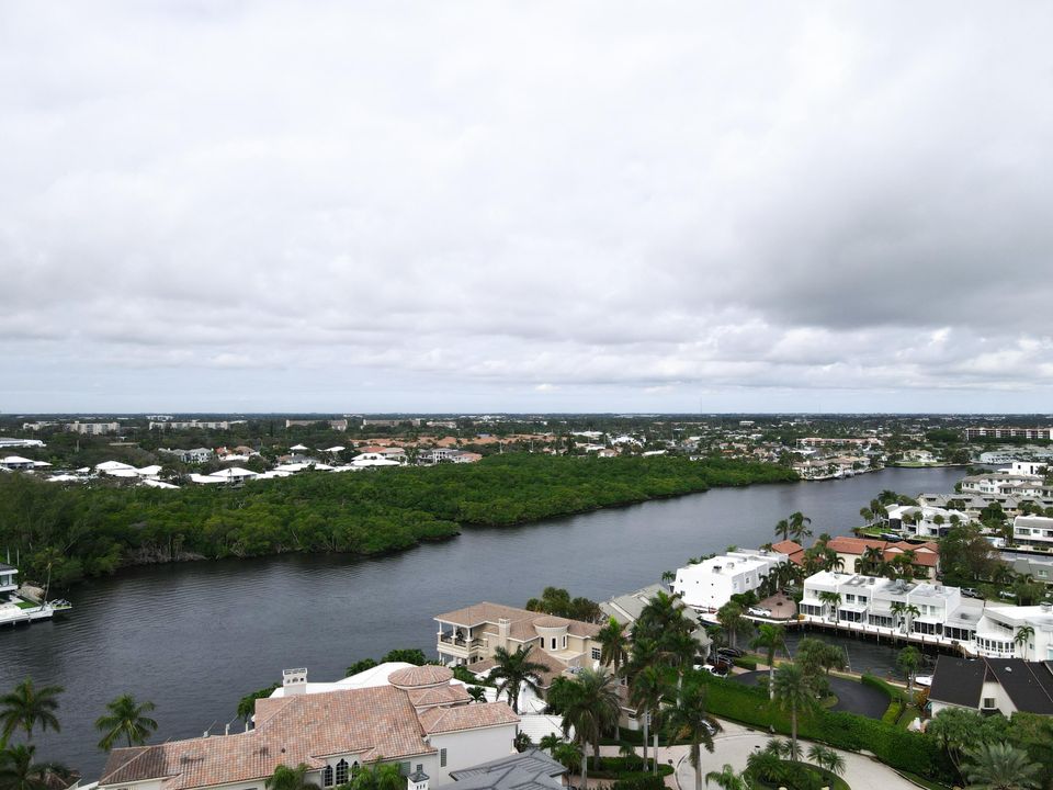 Active With Contract: $2,100,000 (3 beds, 2 baths, 2070 Square Feet)