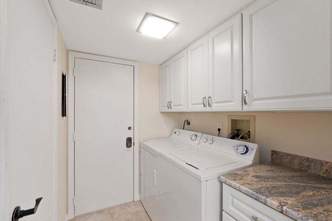 For Sale: $534,900 (2 beds, 2 baths, 1880 Square Feet)