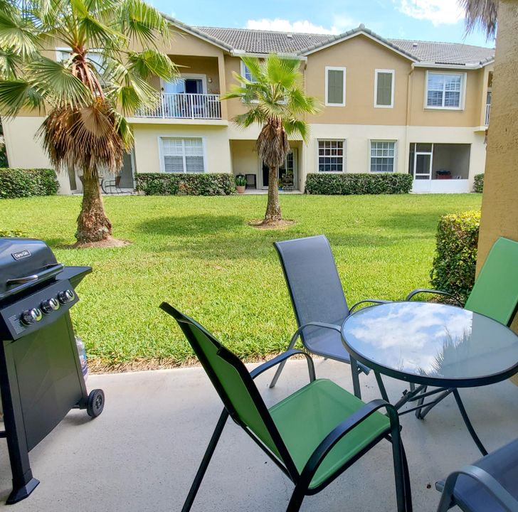 Active With Contract: $2,100 (2 beds, 1 baths, 1485 Square Feet)