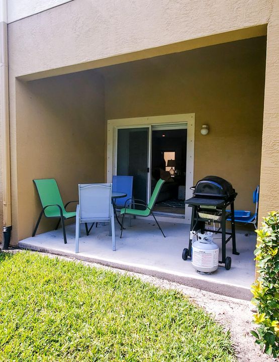 Active With Contract: $2,100 (2 beds, 1 baths, 1485 Square Feet)