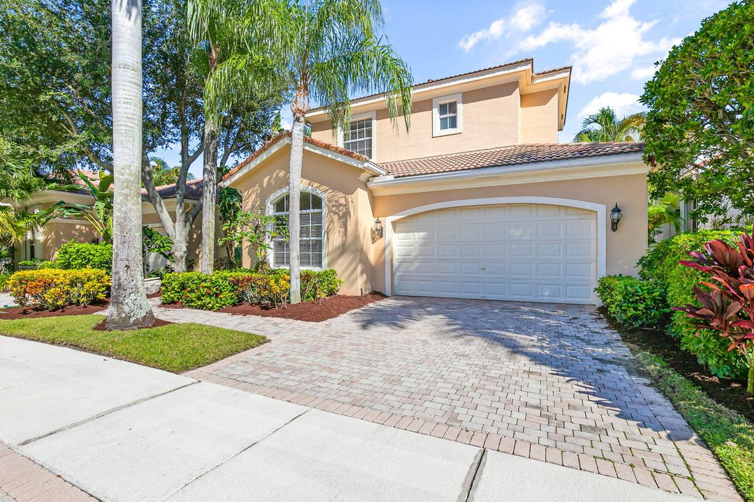 Active With Contract: $9,500 (4 beds, 3 baths, 2678 Square Feet)