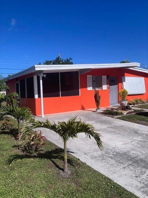 Recently Sold: $429,000 (3 beds, 2 baths, 1079 Square Feet)