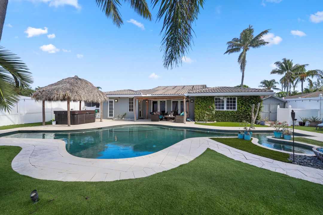 Recently Sold: $1,295,000 (4 beds, 3 baths, 2753 Square Feet)