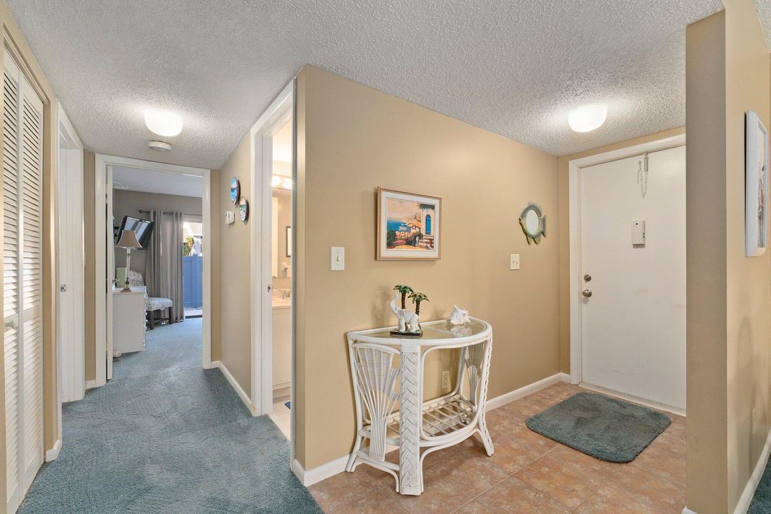 Active With Contract: $264,800 (2 beds, 2 baths, 1305 Square Feet)