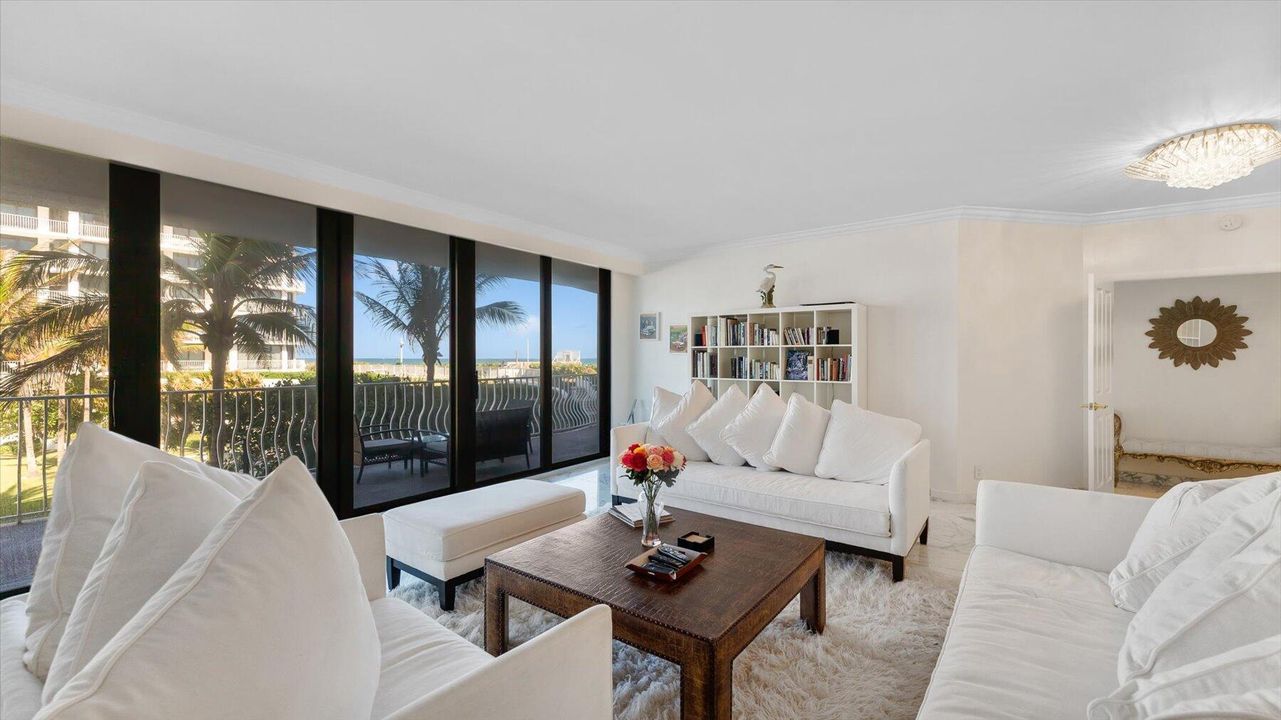 Active With Contract: $2,800,000 (2 beds, 2 baths, 2385 Square Feet)