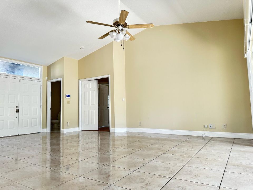 Active With Contract: $3,300 (3 beds, 2 baths, 2228 Square Feet)