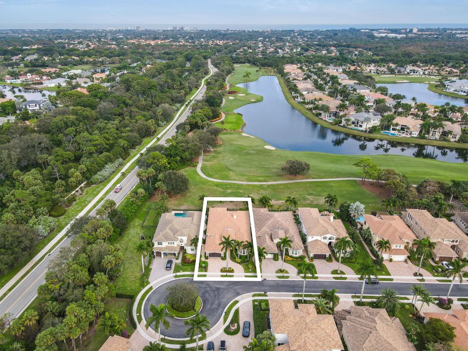 Active With Contract: $2,849,000 (4 beds, 4 baths, 3755 Square Feet)