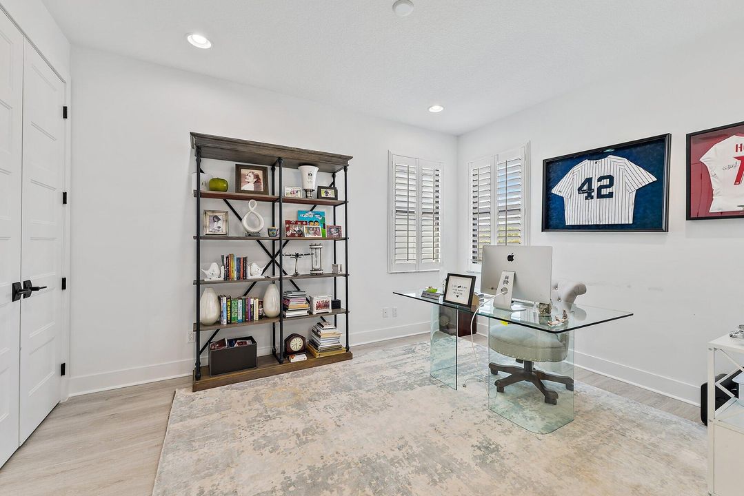 Active With Contract: $1,800,000 (4 beds, 4 baths, 3162 Square Feet)