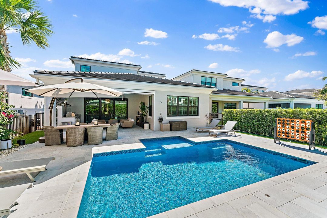 Active With Contract: $1,800,000 (4 beds, 4 baths, 3162 Square Feet)