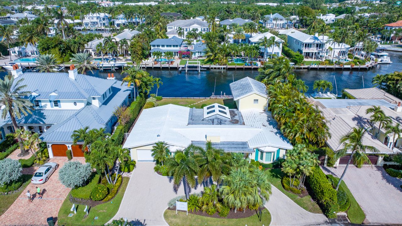 Recently Sold: $4,595,000 (5 beds, 5 baths, 4000 Square Feet)