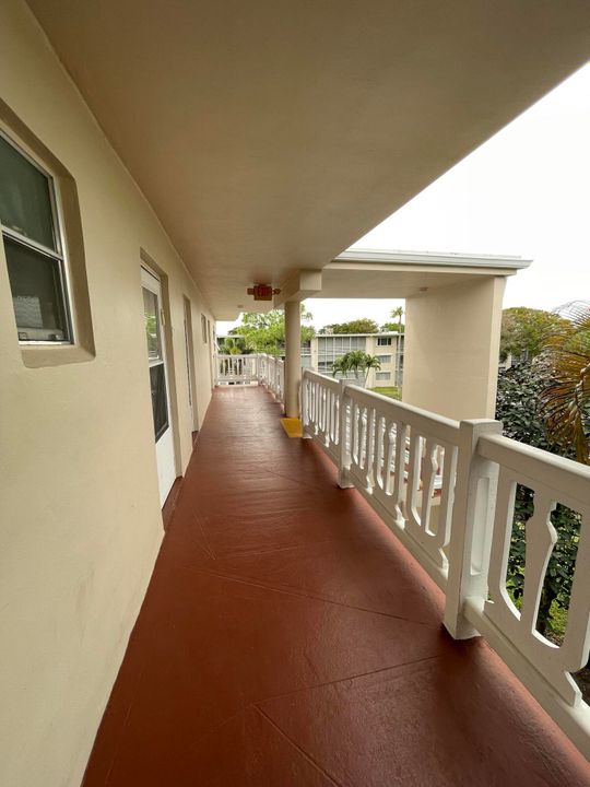 Active With Contract: $78,500 (2 beds, 1 baths, 894 Square Feet)
