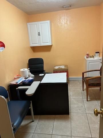 Activo con contrato: $295,000 (0 camas, 0 baños, 2595 Pies cuadrados)