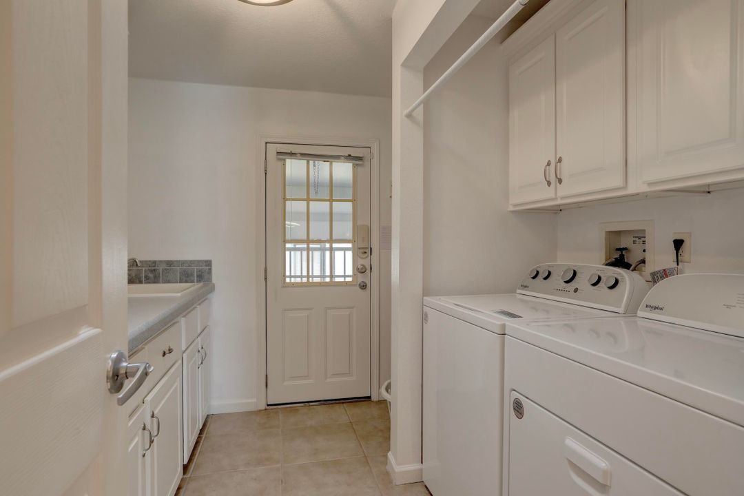 For Sale: $299,000 (3 beds, 2 baths, 2095 Square Feet)