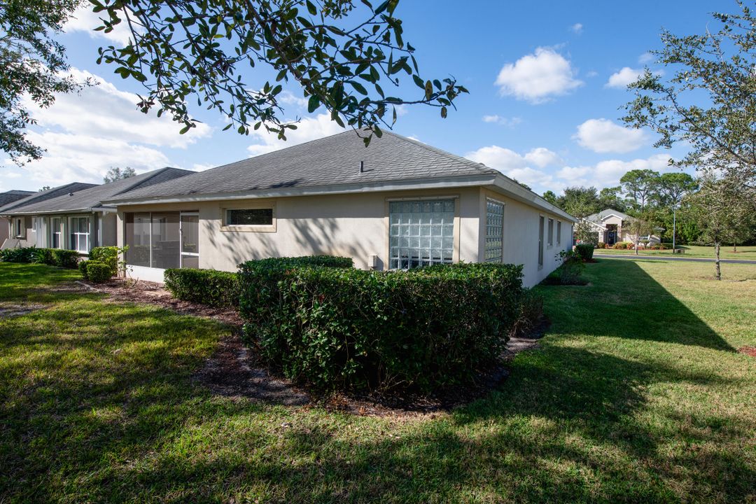 For Sale: $375,000 (3 beds, 2 baths, 2009 Square Feet)