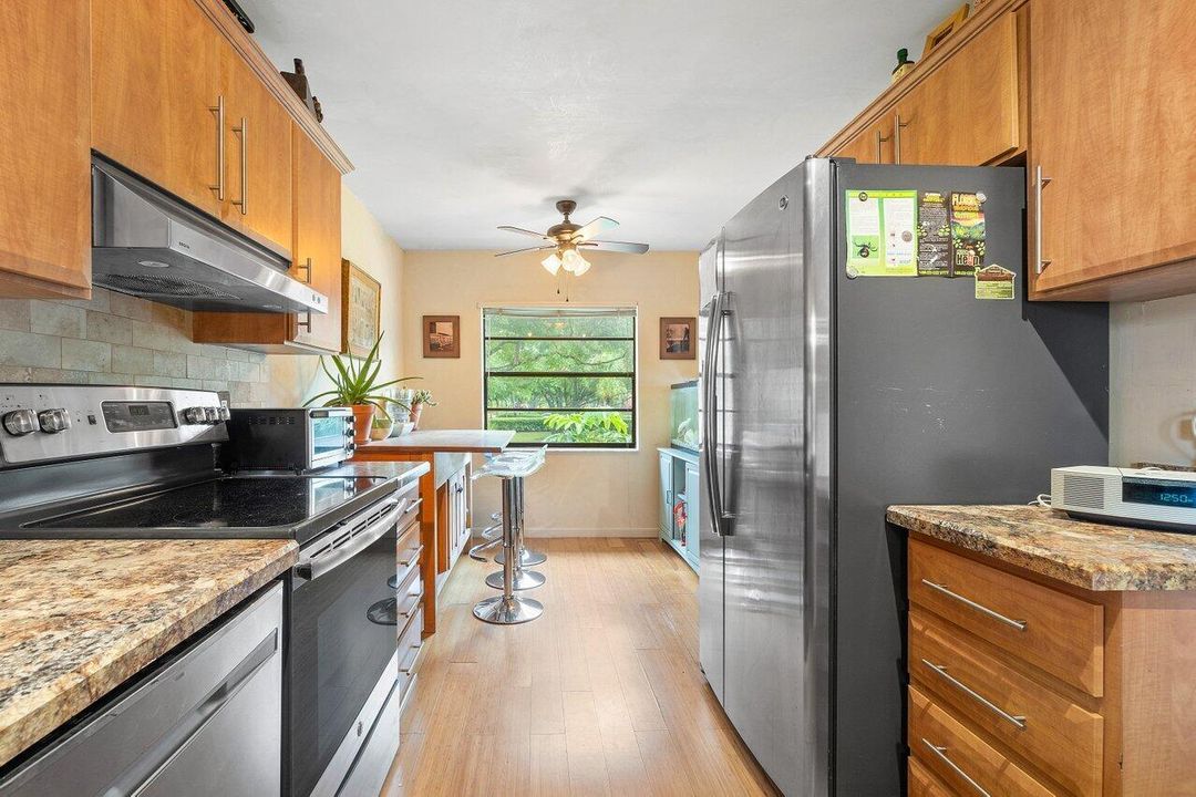 Active With Contract: $4,500 (2 beds, 2 baths, 1429 Square Feet)