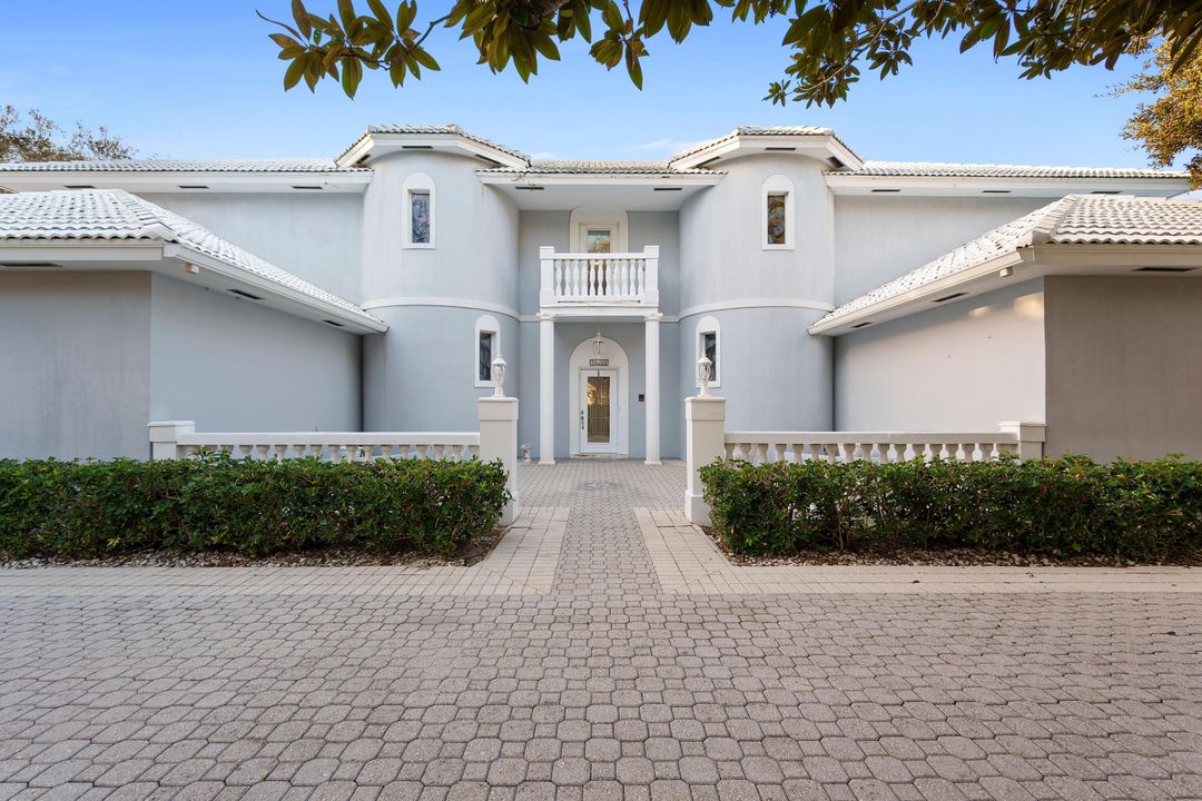 Recently Sold: $2,495,000 (4 beds, 4 baths, 4934 Square Feet)