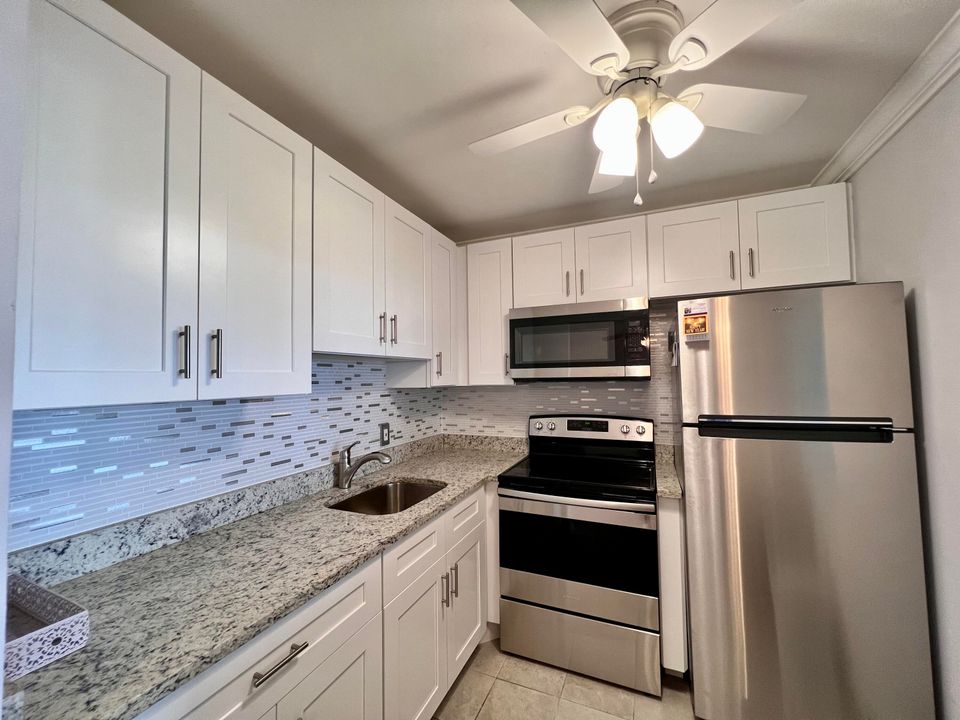 Active With Contract: $90,000 (1 beds, 1 baths, 570 Square Feet)