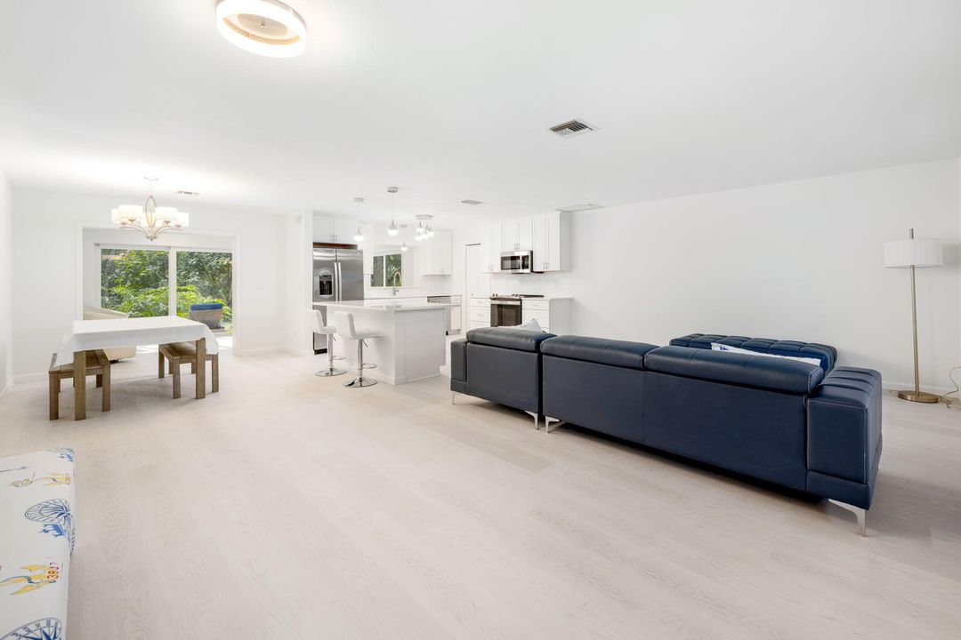 Active With Contract: $1,099,000 (2 beds, 2 baths, 1703 Square Feet)