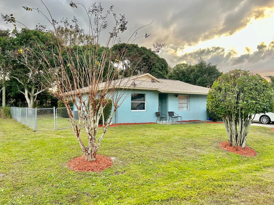 Active With Contract: $249,999 (4 beds, 2 baths, 1132 Square Feet)