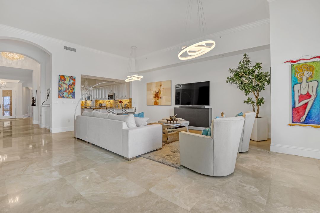 Active With Contract: $4,590,000 (4 beds, 4 baths, 3899 Square Feet)