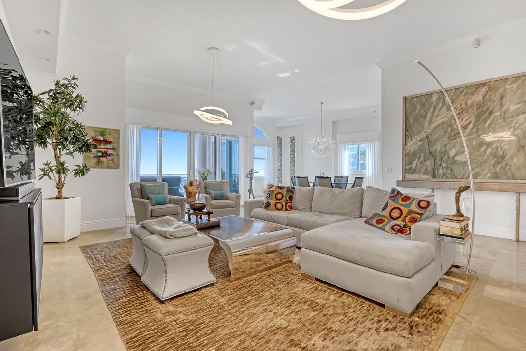 Active With Contract: $4,590,000 (4 beds, 4 baths, 3899 Square Feet)