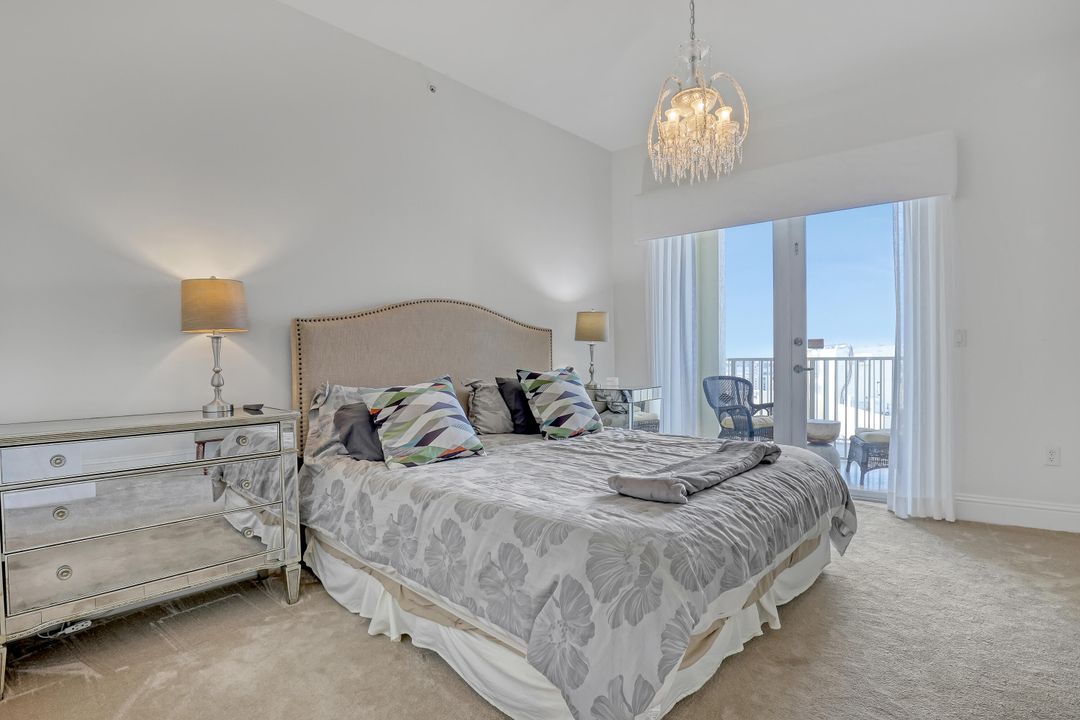 Active With Contract: $4,590,000 (4 beds, 4 baths, 3899 Square Feet)