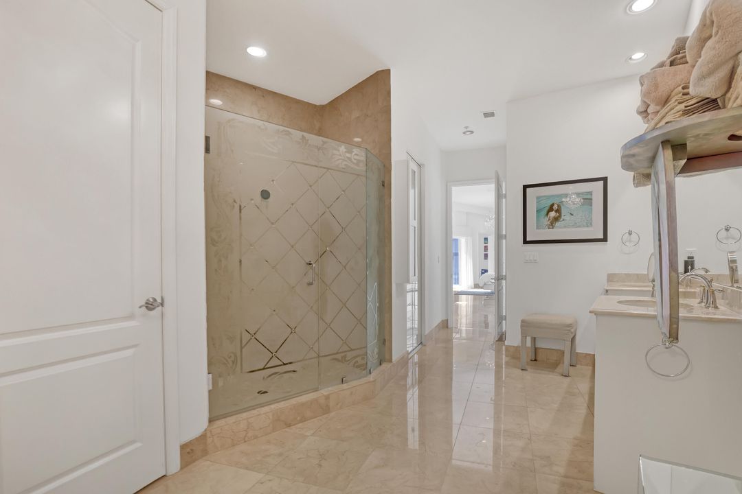 Active With Contract: $4,590,000 (4 beds, 4 baths, 3899 Square Feet)