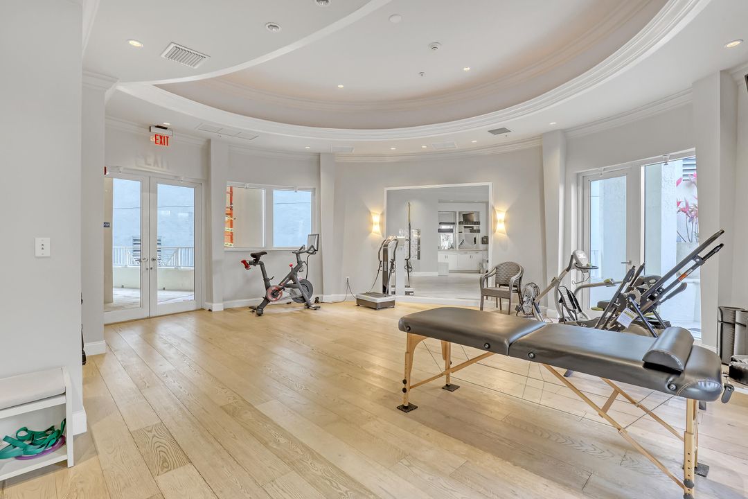 Active With Contract: $4,590,000 (4 beds, 4 baths, 3899 Square Feet)