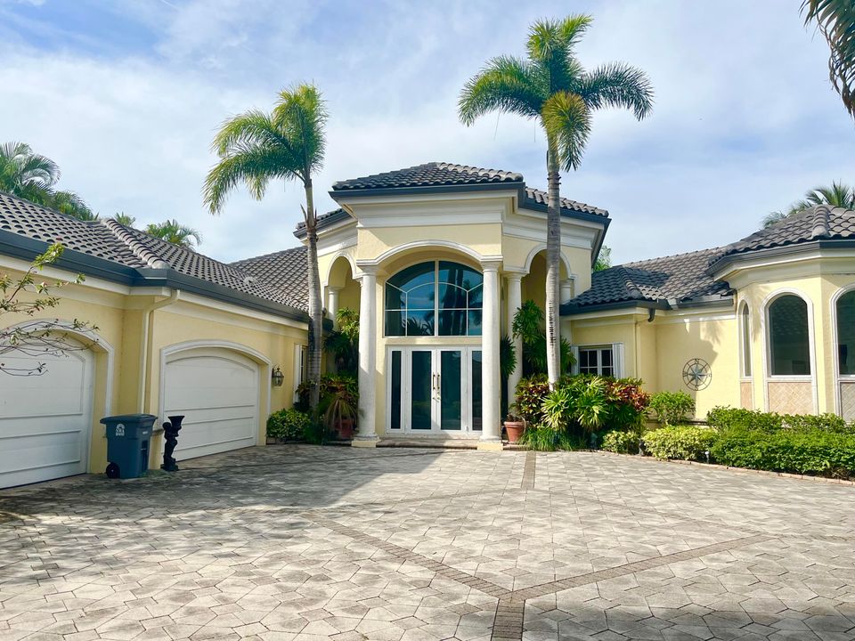 Recently Sold: $2,100,000 (4 beds, 4 baths, 4577 Square Feet)