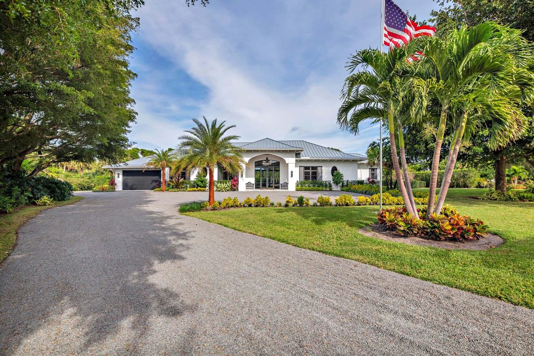 Recently Sold: $7,595,000 (5 beds, 4 baths, 5571 Square Feet)
