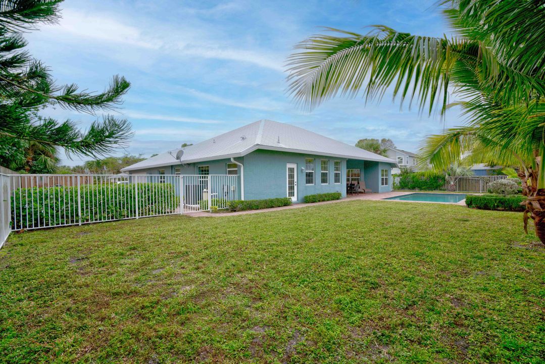 Active With Contract: $1,200,000 (4 beds, 3 baths, 2379 Square Feet)