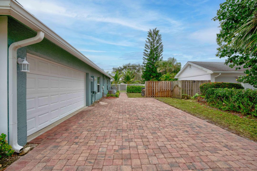 Active With Contract: $1,200,000 (4 beds, 3 baths, 2379 Square Feet)