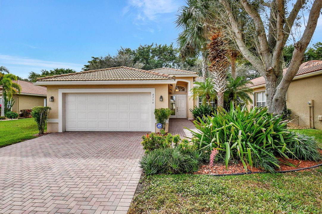 Recently Sold: $542,500 (3 beds, 2 baths, 1782 Square Feet)