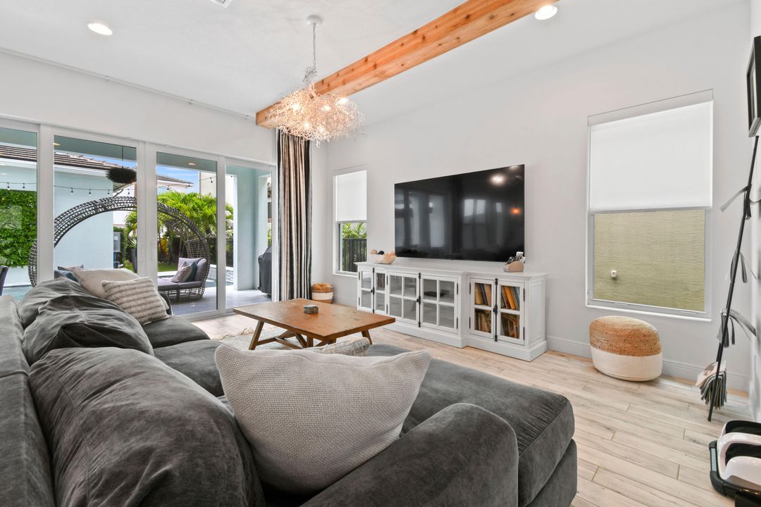 Active With Contract: $1,449,000 (3 beds, 3 baths, 2890 Square Feet)