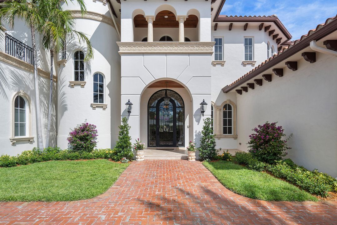 Active With Contract: $7,445,000 (6 beds, 5 baths, 5306 Square Feet)