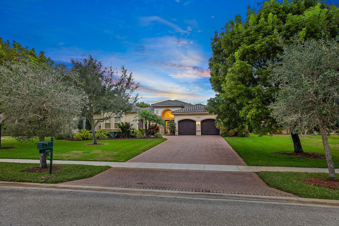 Active With Contract: $1,399,000 (3 beds, 3 baths, 3397 Square Feet)