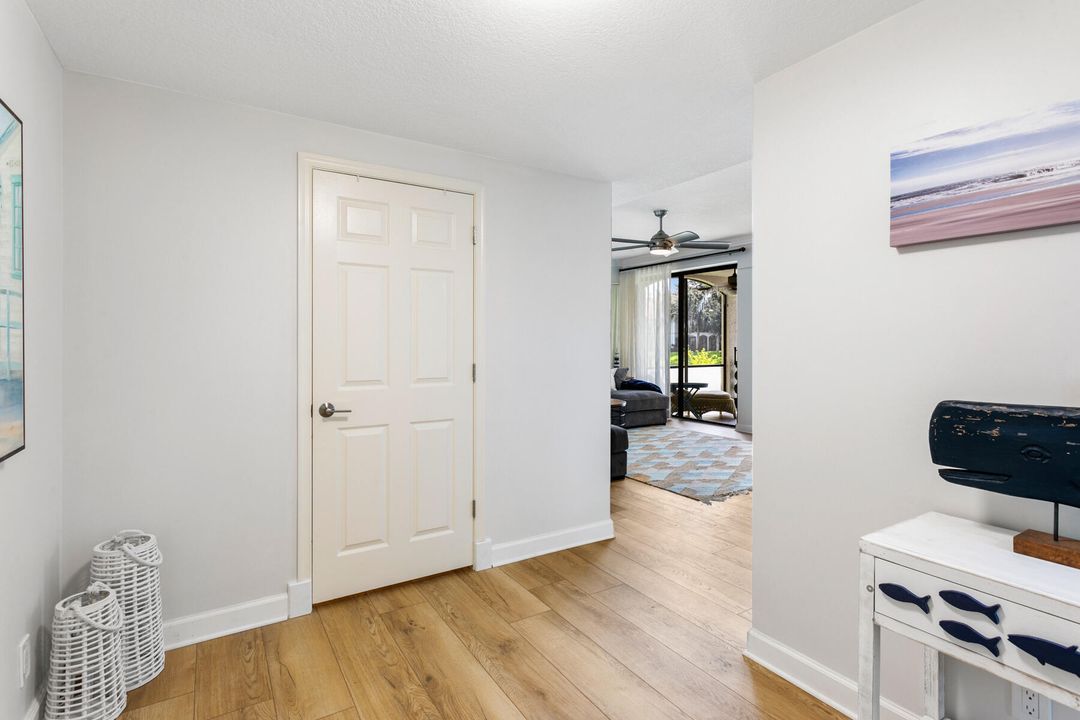 Под контрактом: $7,500 (2 спален, 2 ванн, 1478 Квадратных фут)