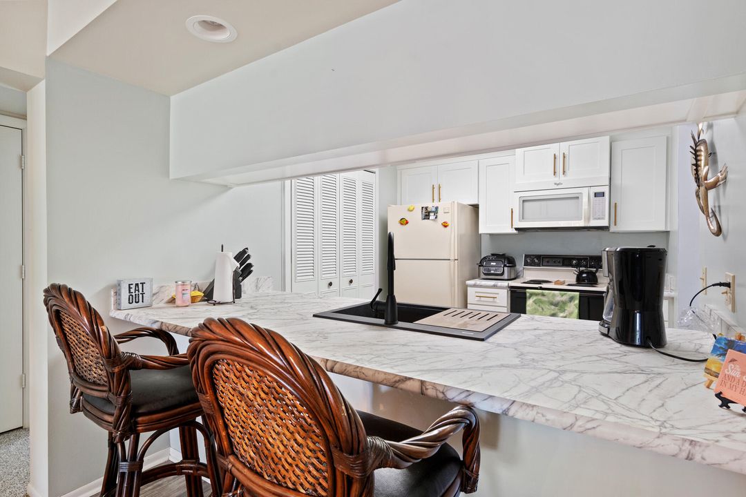 For Sale: $250,000 (2 beds, 2 baths, 1188 Square Feet)