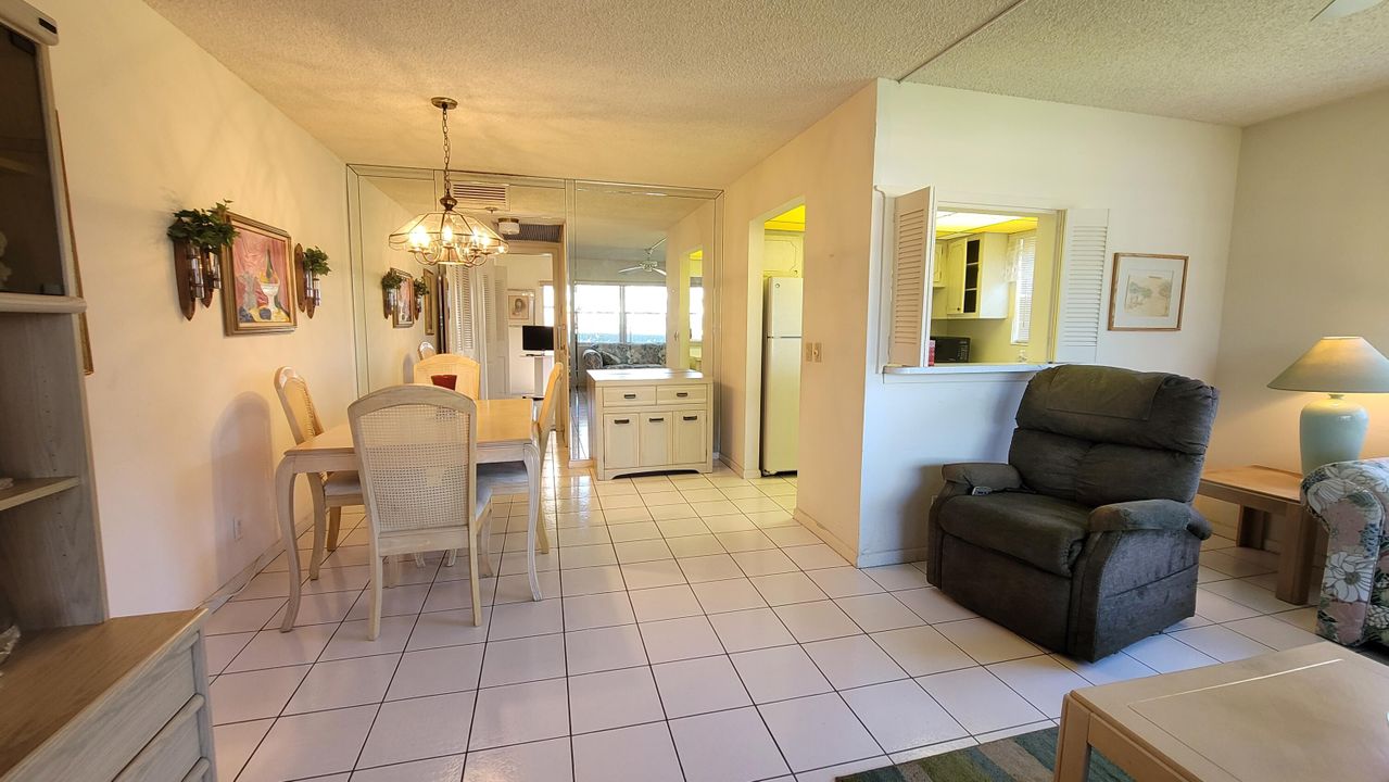 For Sale: $89,000 (1 beds, 1 baths, 702 Square Feet)