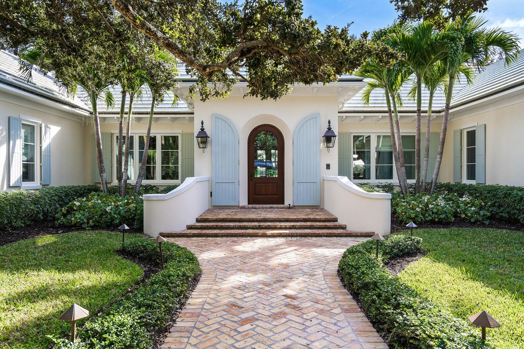 Recently Sold: $6,150,000 (3 beds, 3 baths, 3423 Square Feet)
