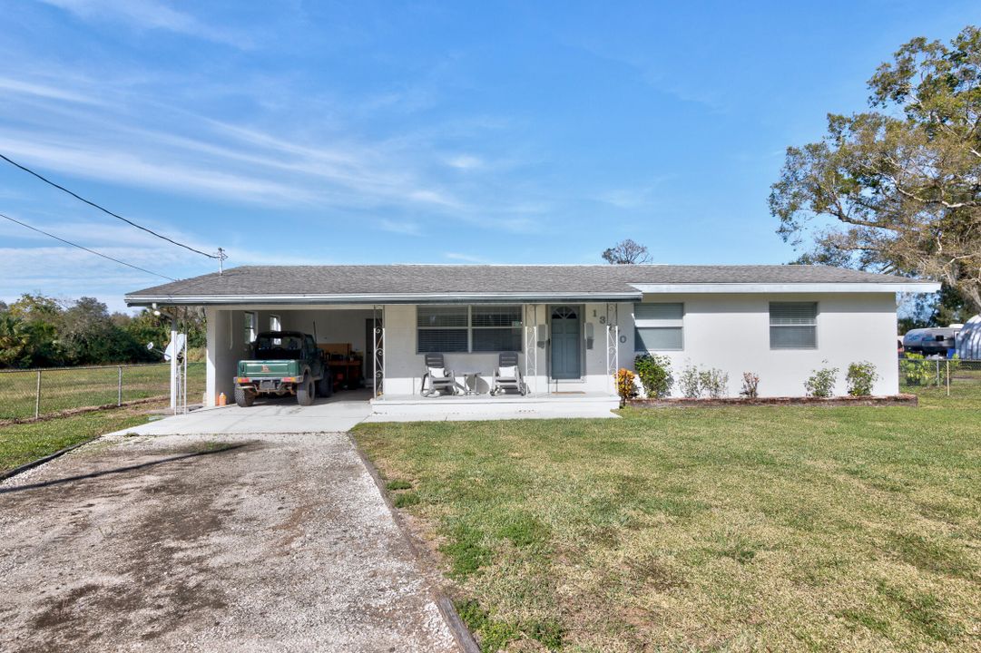 For Sale: $279,900 (3 beds, 2 baths, 1075 Square Feet)