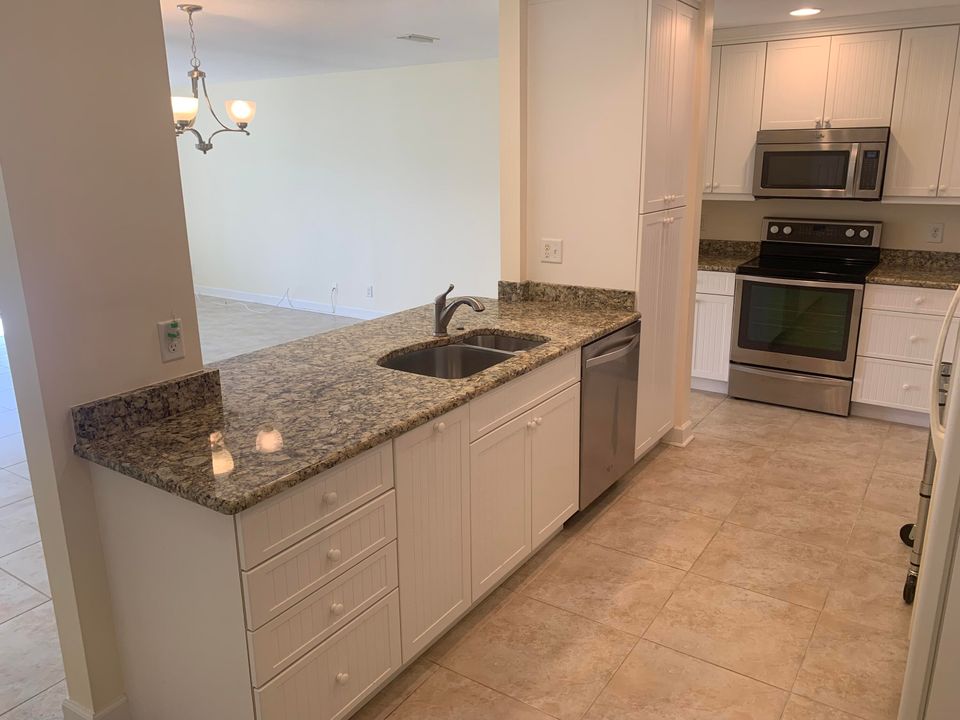 For Sale: $238,000 (2 beds, 2 baths, 1251 Square Feet)