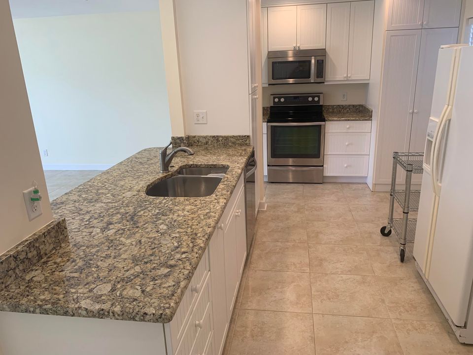 For Sale: $238,000 (2 beds, 2 baths, 1251 Square Feet)